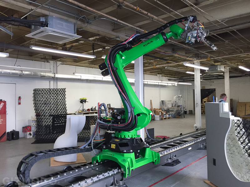Illustration for article titled The World’s Biggest Free Form 3D Printer Is Being Used to Build Houses
